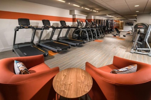 Wilshire Apartment 215 - 3 bedroom image 10