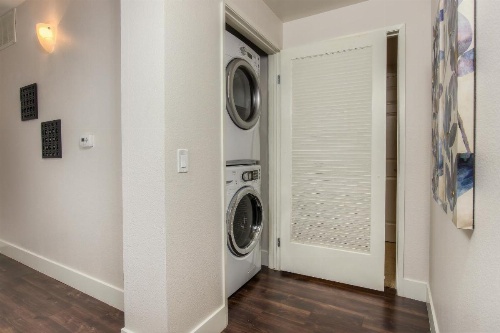 Wilshire Apartment 215 - 3 bedroom image 19