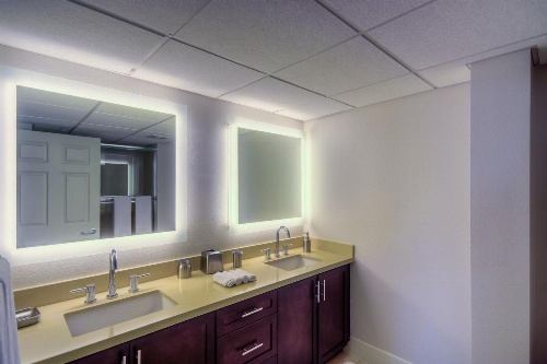 Wilshire Apartment 215 - 3 bedroom image 2